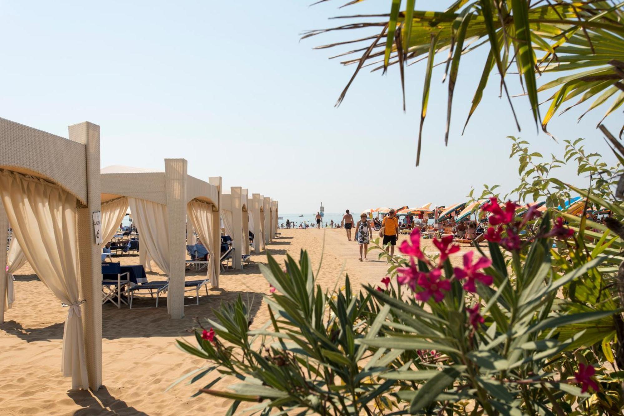 Residence Green Life Bibione Exterior foto